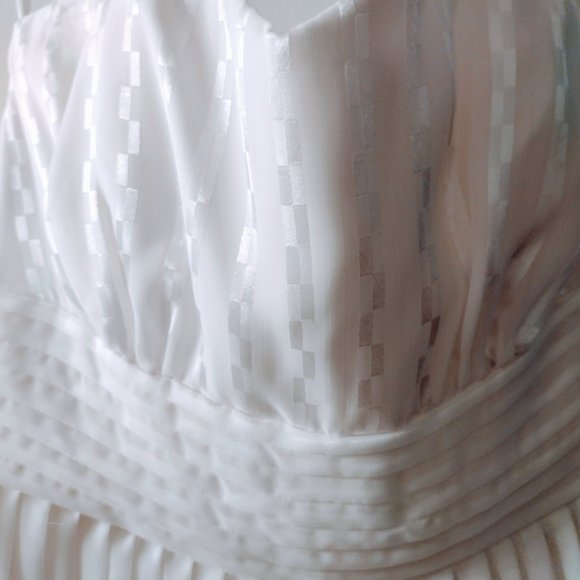 Strapless White Prom Dress Women's Sz 4 Pleated Bustier WHITE HOUSE BLACK MARKET - Picture 2 of 12